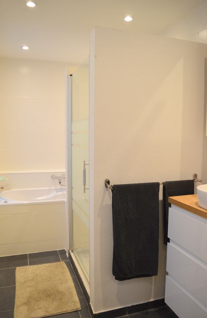 Gezellige instapklare woning met 3 slaapkamers nabij het centrum van Heule foto 8