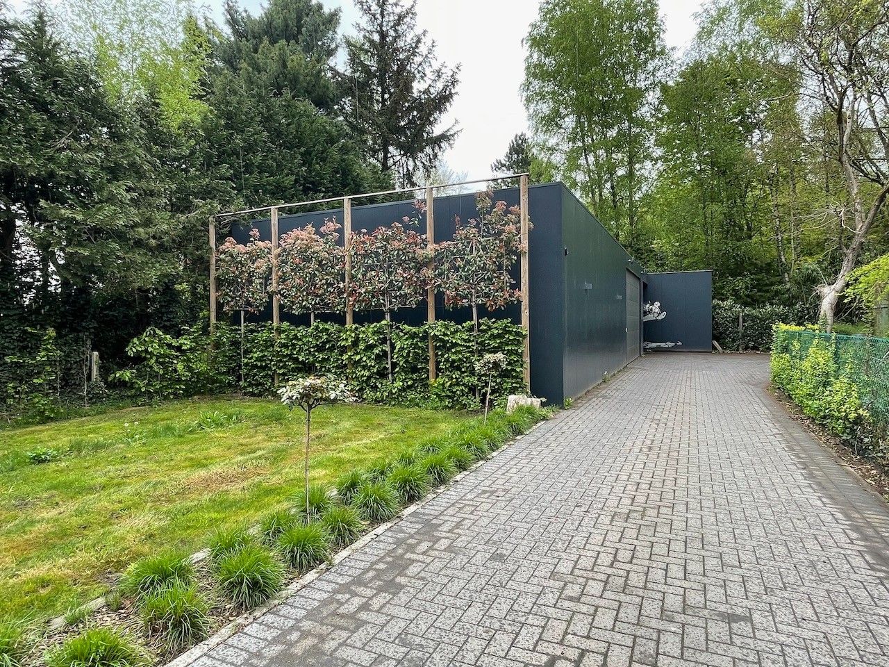 Genk, Huiskensweier 35: Ruime woning met magazijn, kantoorruimte, ruime garage, opslagplaats, 3 slaapkamers, 2 badkamers,... op 53a62ca vlot bereikbaar vlakbij Natuurgebied "De Maten". foto 7