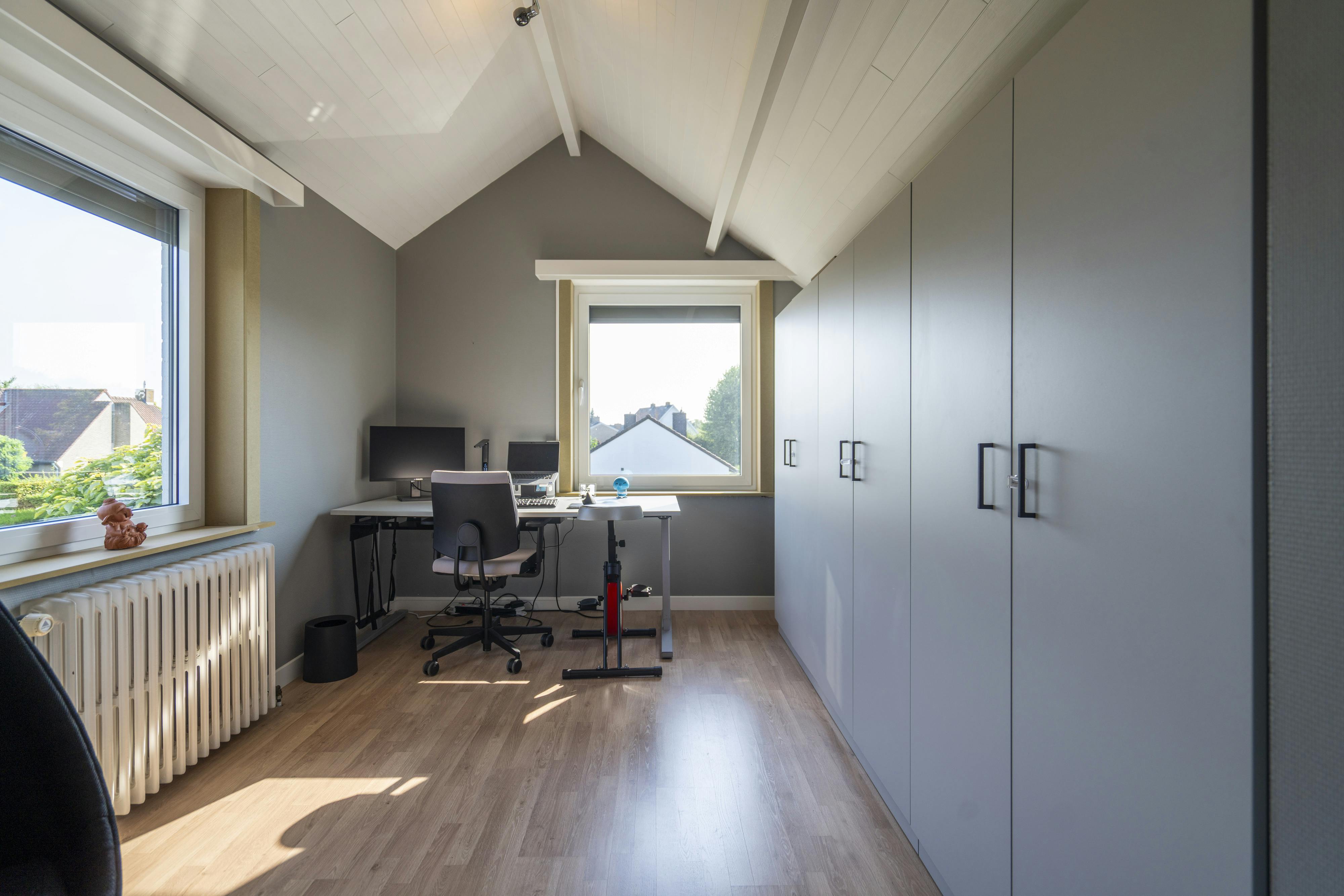 Energiezuinige instapklare villa met zwembad en poolhouse foto 27