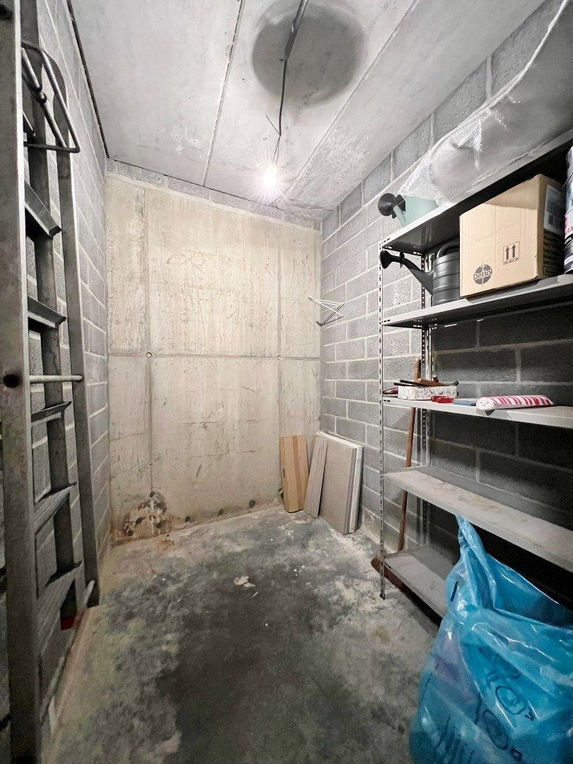 Modern appartement met parkeerplaats en groot zonnig terras met open zicht. foto 14