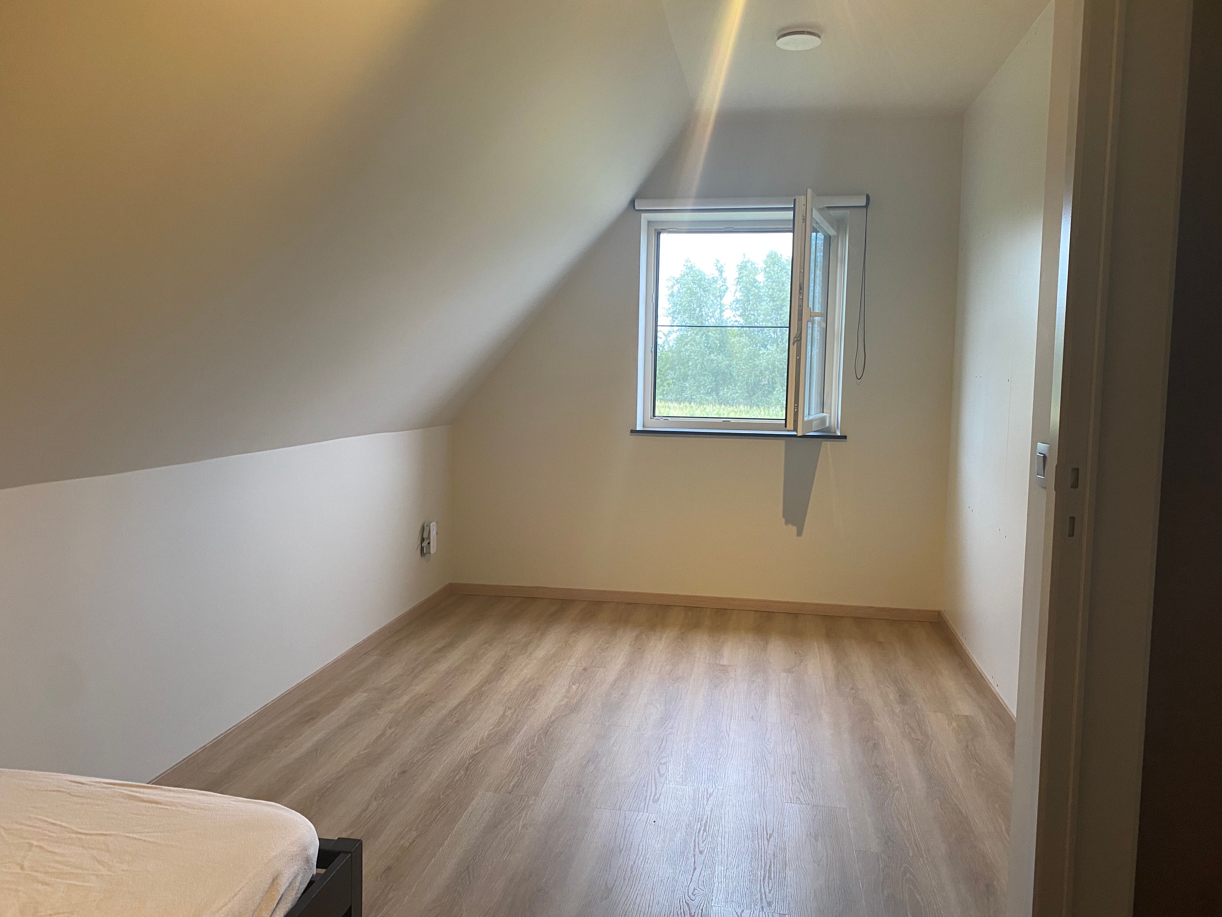 Prachtige ruime woning met garage en verzorgde grote tuin foto 10