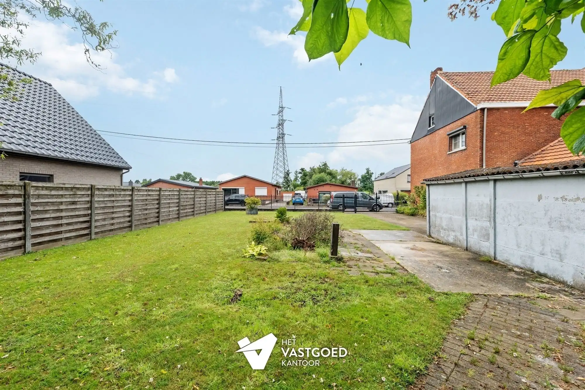 CHARMANTE TE RENOVEREN WONING, RUSTIG GELEGEN OP EEN RUIM PERCEEL VAN 11 ARE. foto 21