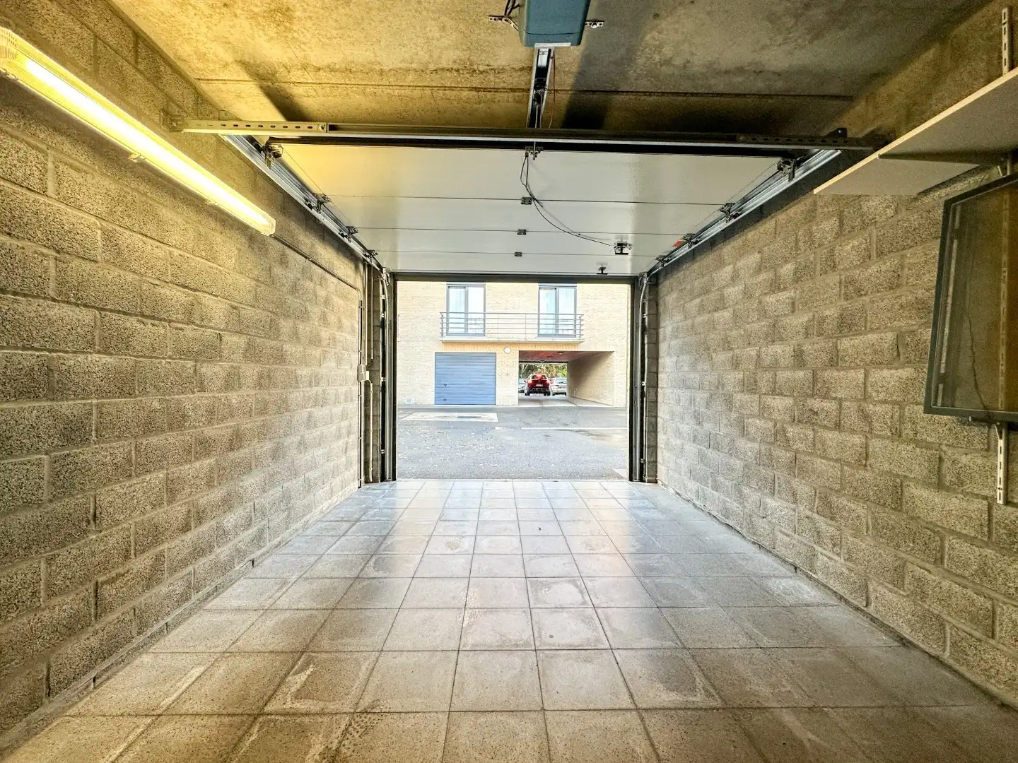 Instapklaar 2-slaapkamer appartement met 2 terrassen (en garage), topligging Torhout. foto 23