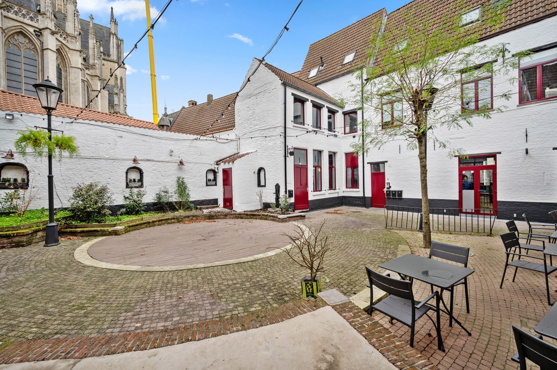 Uniek handelspand met terras in hartje Mechelen foto 3