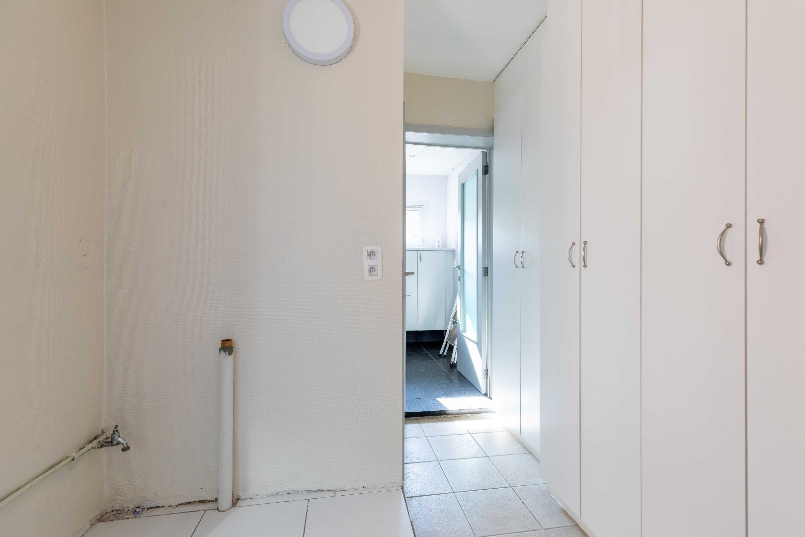 Centraal en rustig gelegen vernieuwde woning met groot zonneterras op enkele passen van de Katelijnepoort. foto 12
