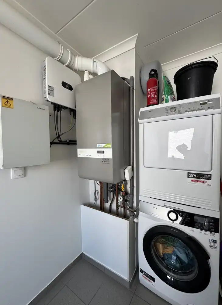 Zeer ruime huurwoning met o.a. 3 slpks en garage foto 8