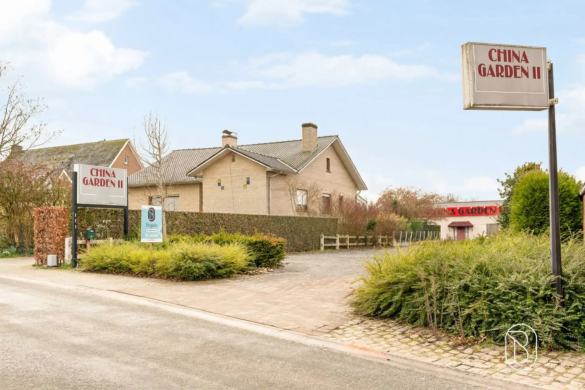 Mooi gelegen handelspand/projectgrond foto 2