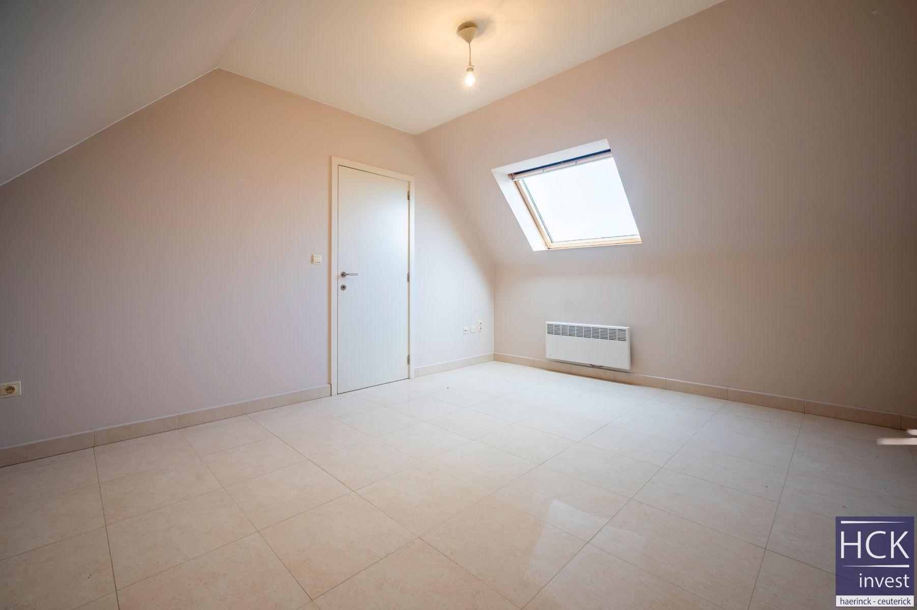 KRUISHOUTEM - Ruim duplex appartement + staanplaats op topligging! foto 14