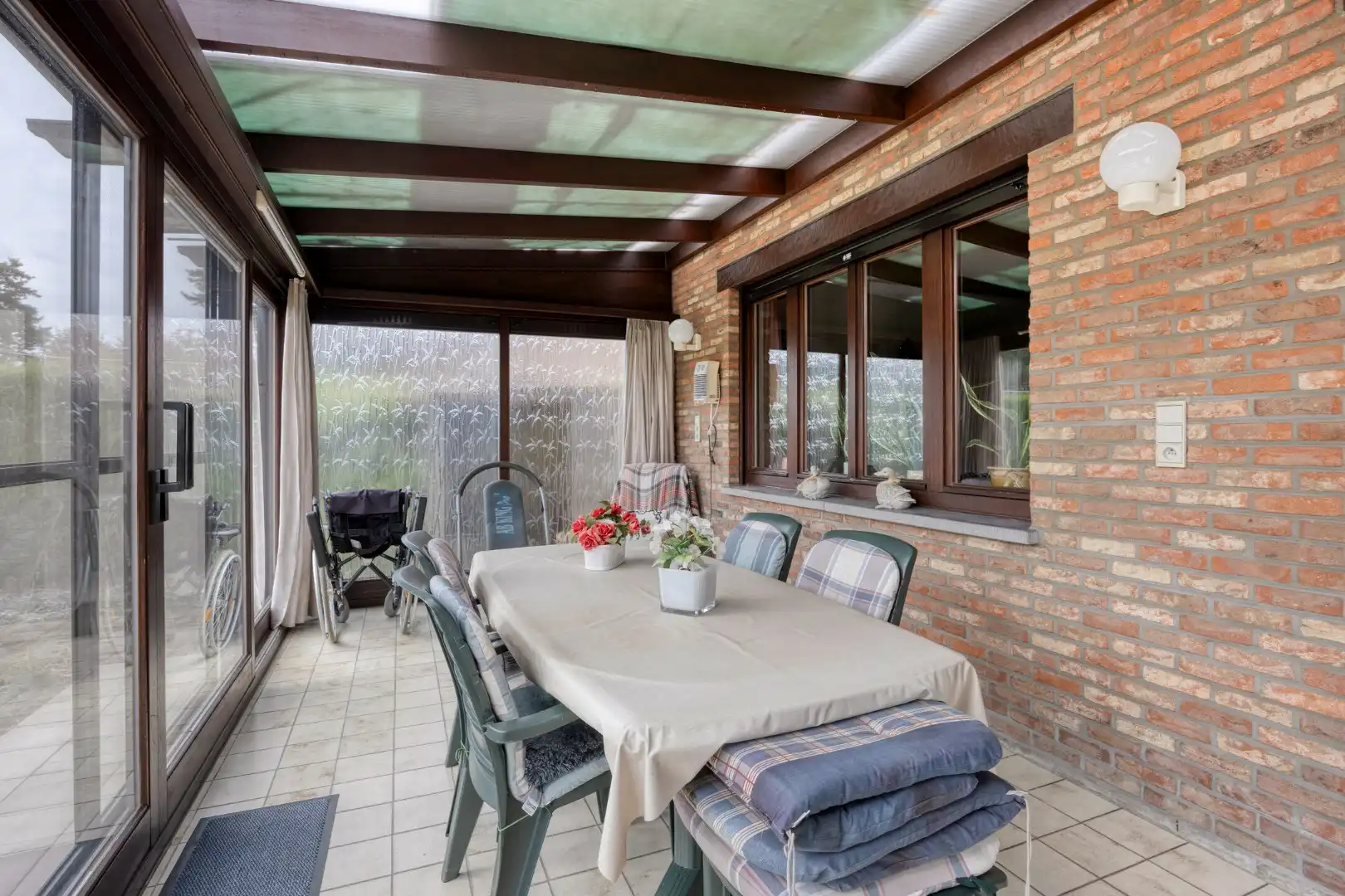 Gelijkvloerse woning met 2 slaapkamers op een mooi Z gericht perceel van 819 m² ! foto 10