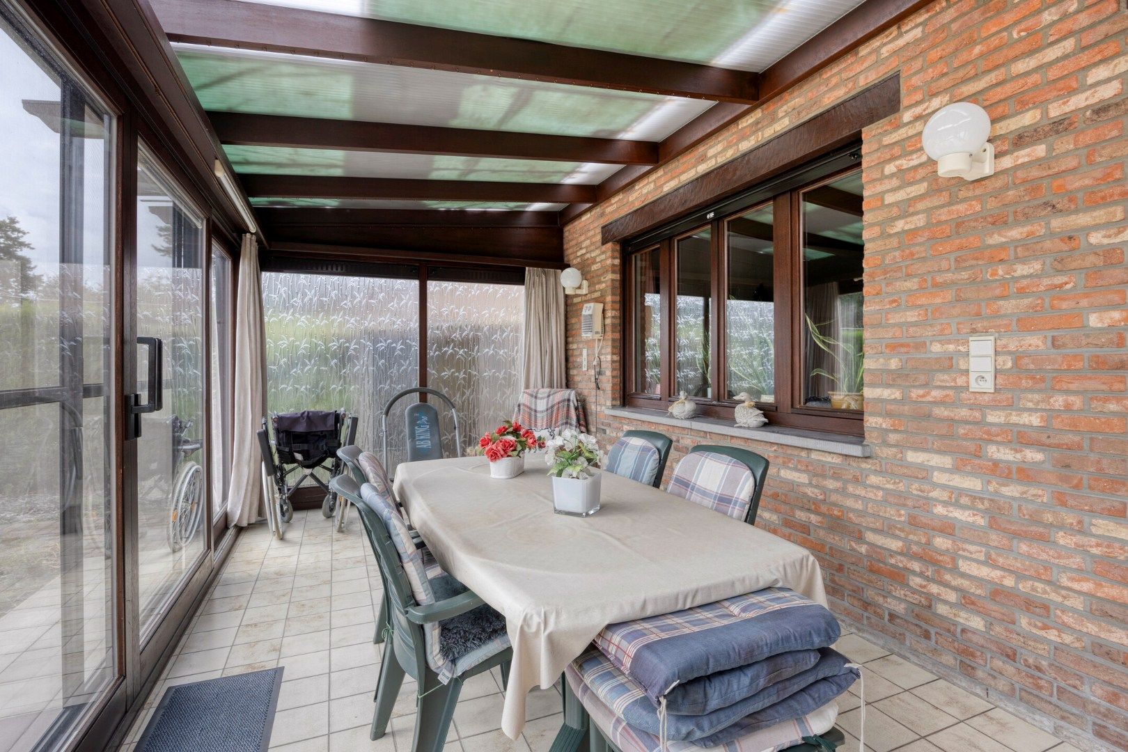 Gelijkvloerse woning met 2 slaapkamers op een mooi Z gericht perceel van 819 m² ! foto 10