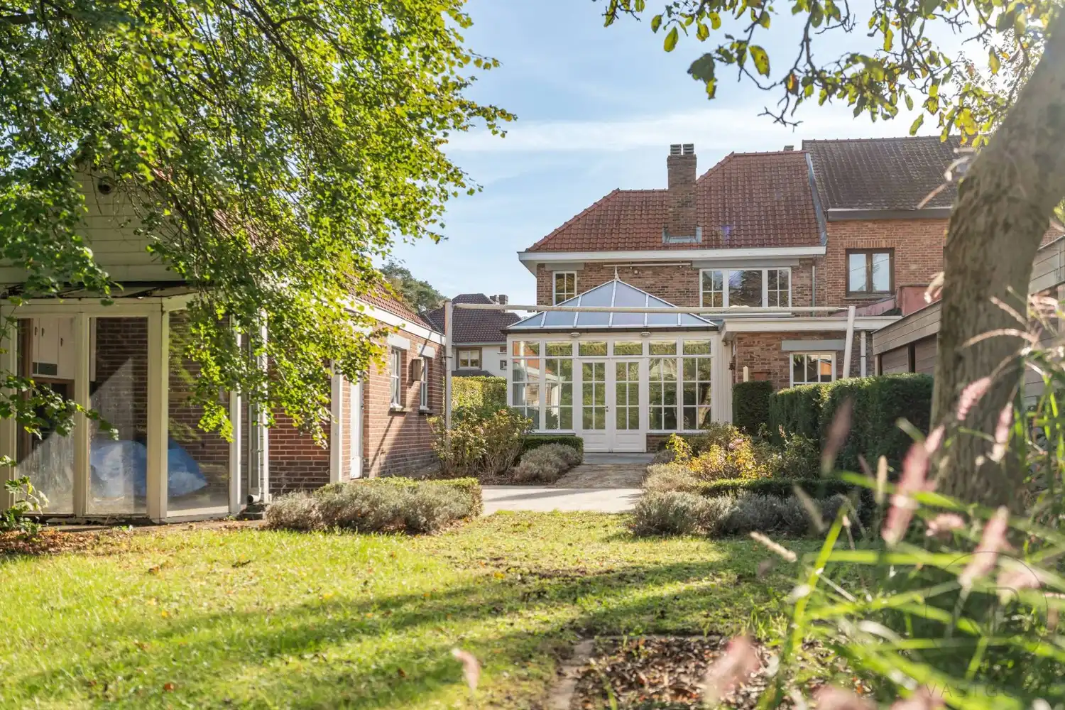 Karaktervolle woning met authentieke charme en lichtrijke tuinkamer! foto 9