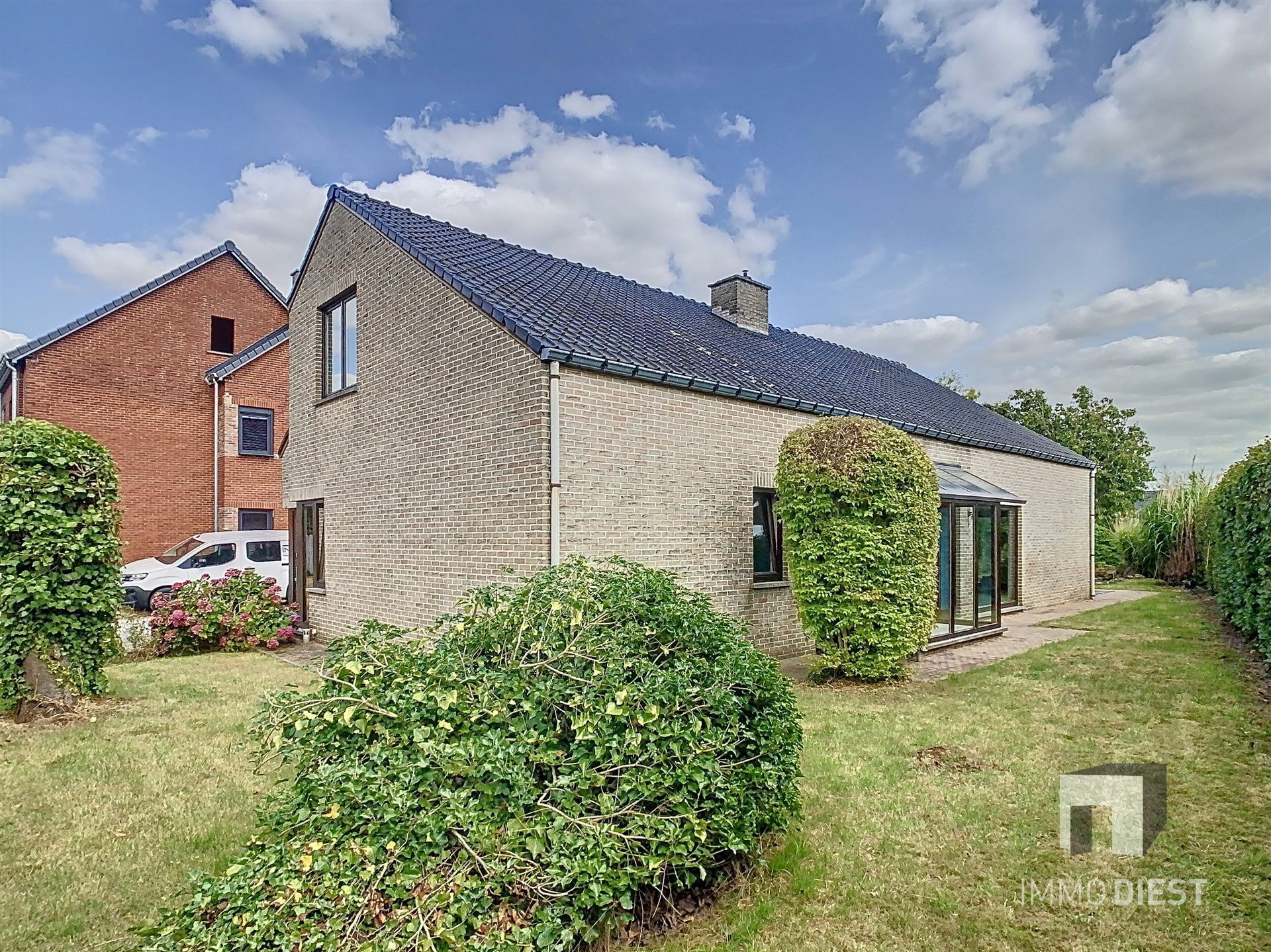 Praktische gezinswoning met mogelijk 5/6 slaapkamers & diepe tuin op 14a 73ca in Scherpenheuvel. foto 2