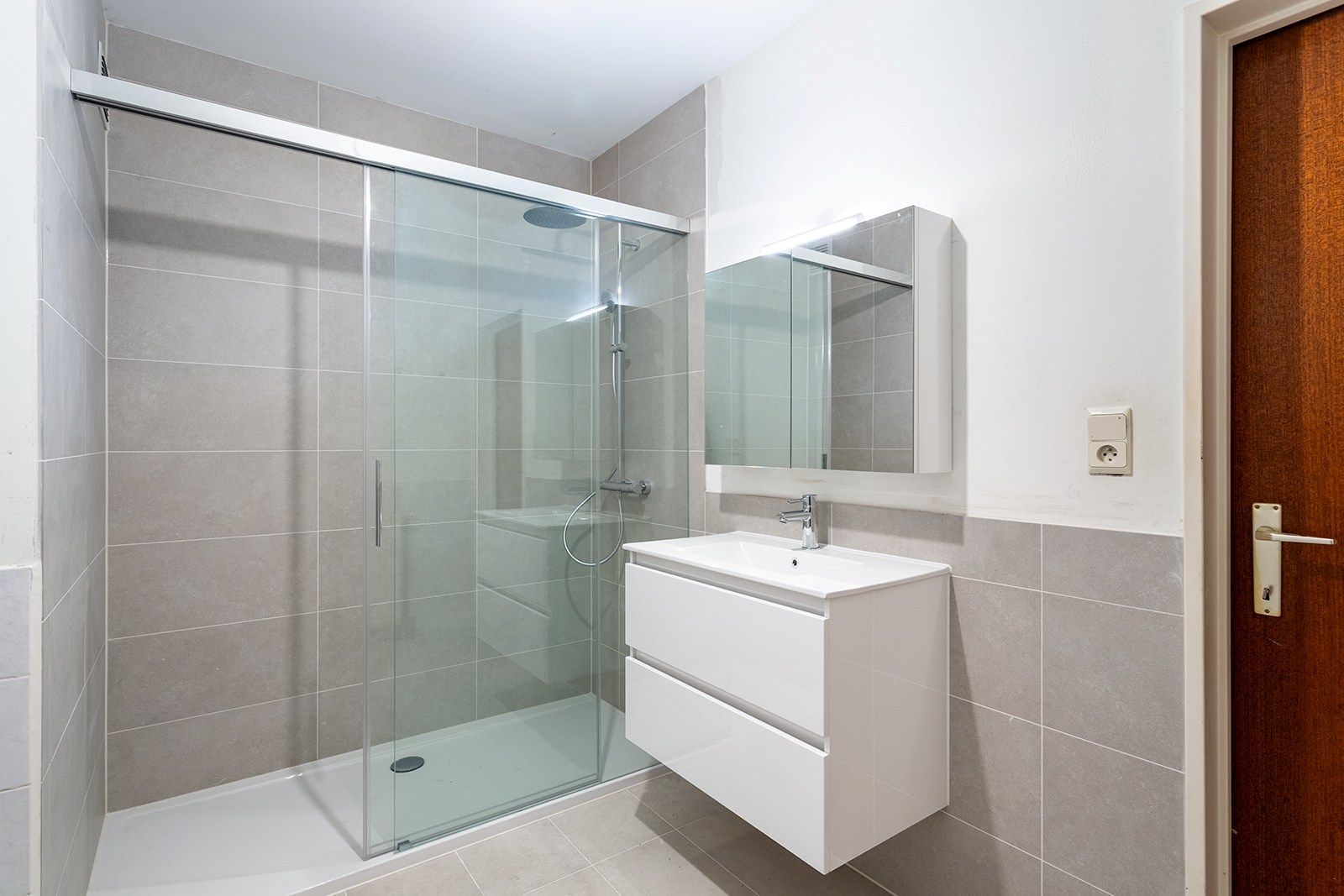 Mooi gelijkvloers appartement met tuin foto 14