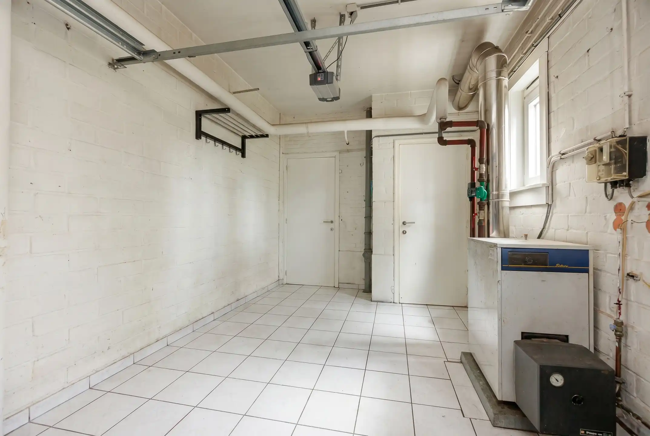 Op te frissen woning met 3slpk op gunstige locatie te Beerse foto 10