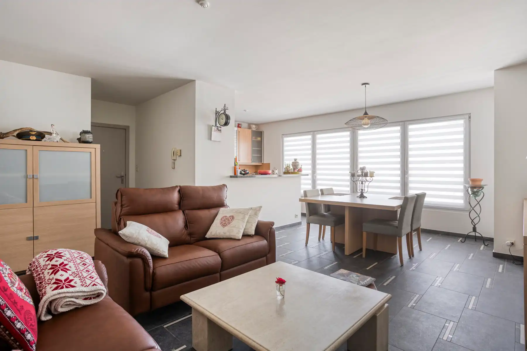 Instapklaar 3-slaapkamerappartement met ruim terras foto 5