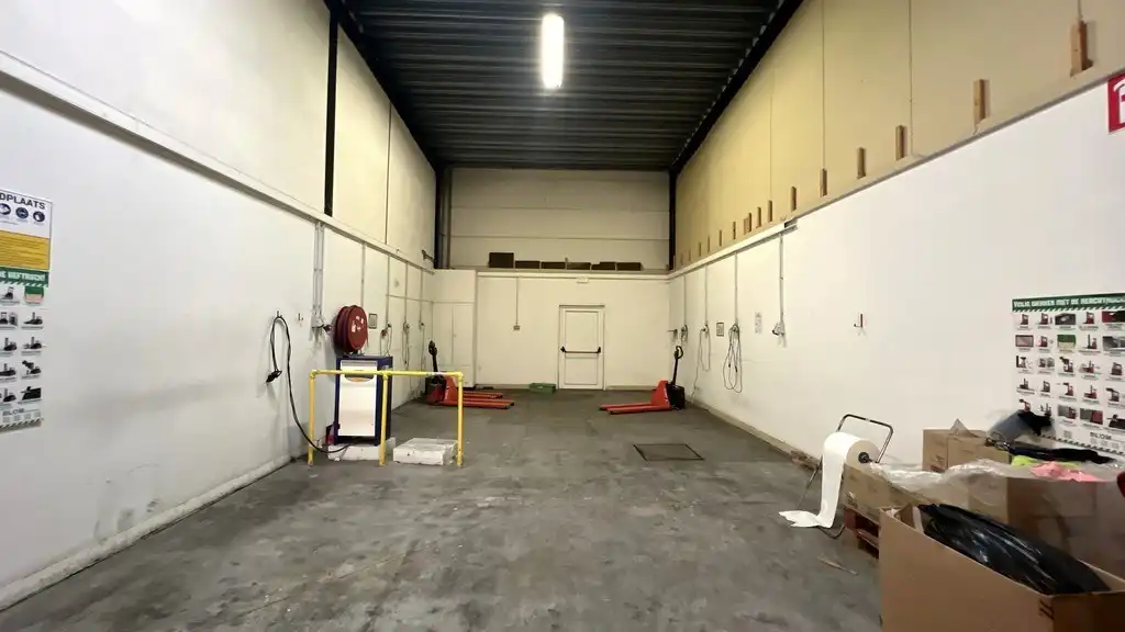 Opslagruimte te huur in Industriepark-Drongen foto 3