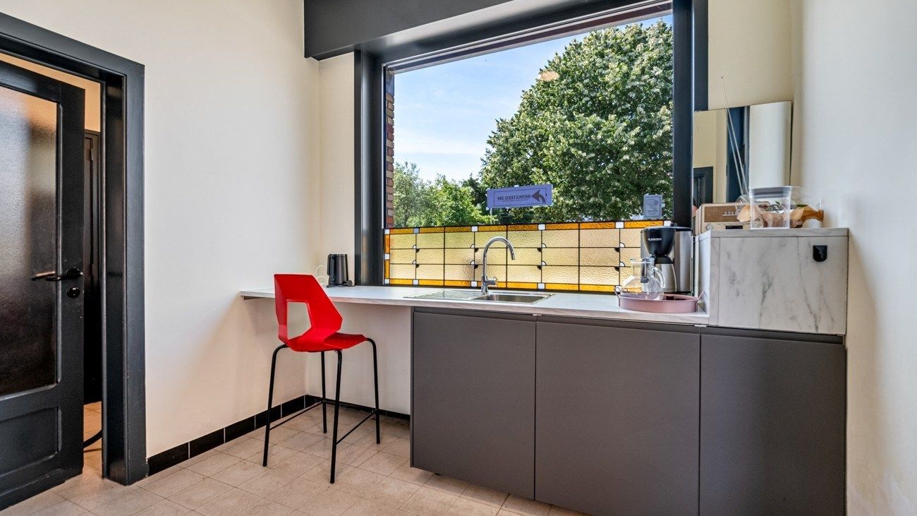 Volledig gerenoveerde kantoren in kleinschalig business center in Gent foto 10