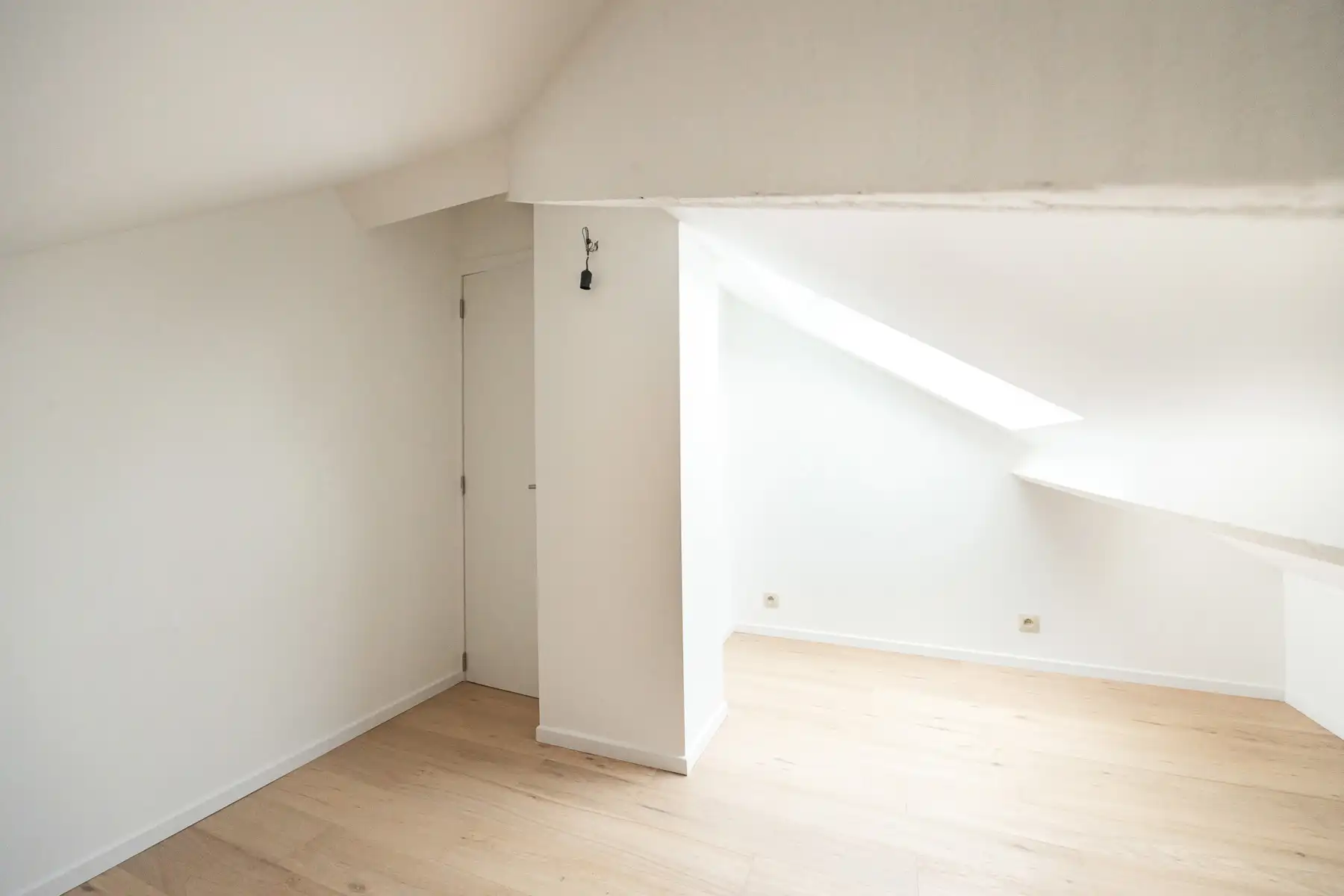Prachtig duplexappartement met 4 slaapkamers en 2 badkamers! foto 14