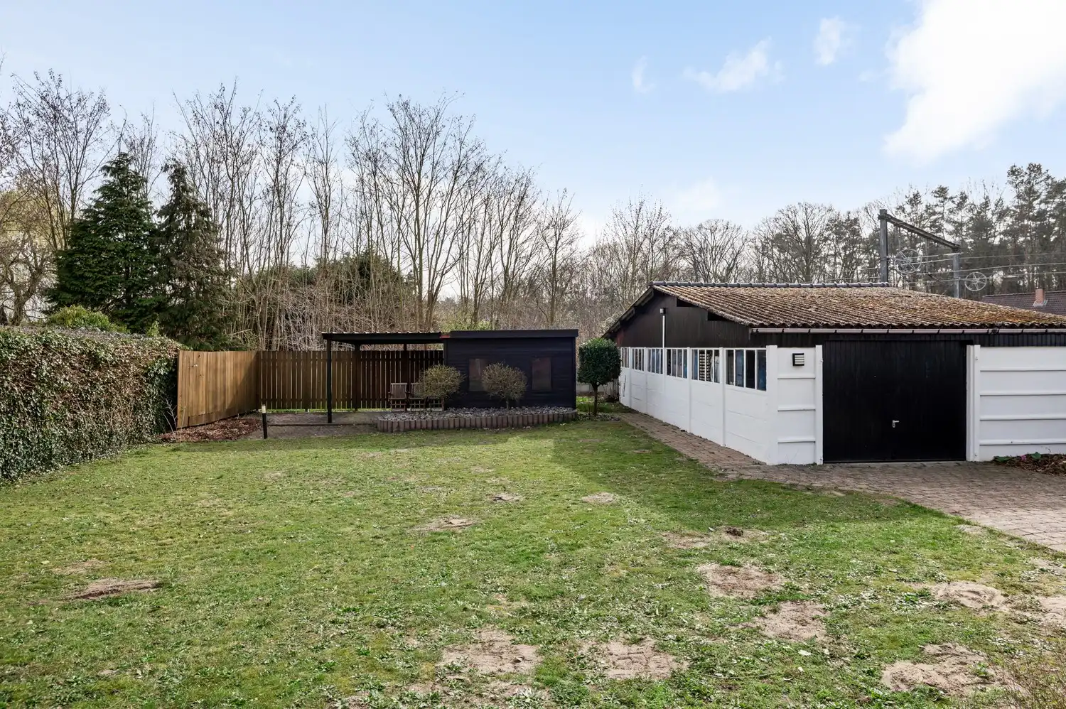 Aangename woning met ruime tuin en magazijn Te Koop op toplocatie in Begijnendijk foto 14