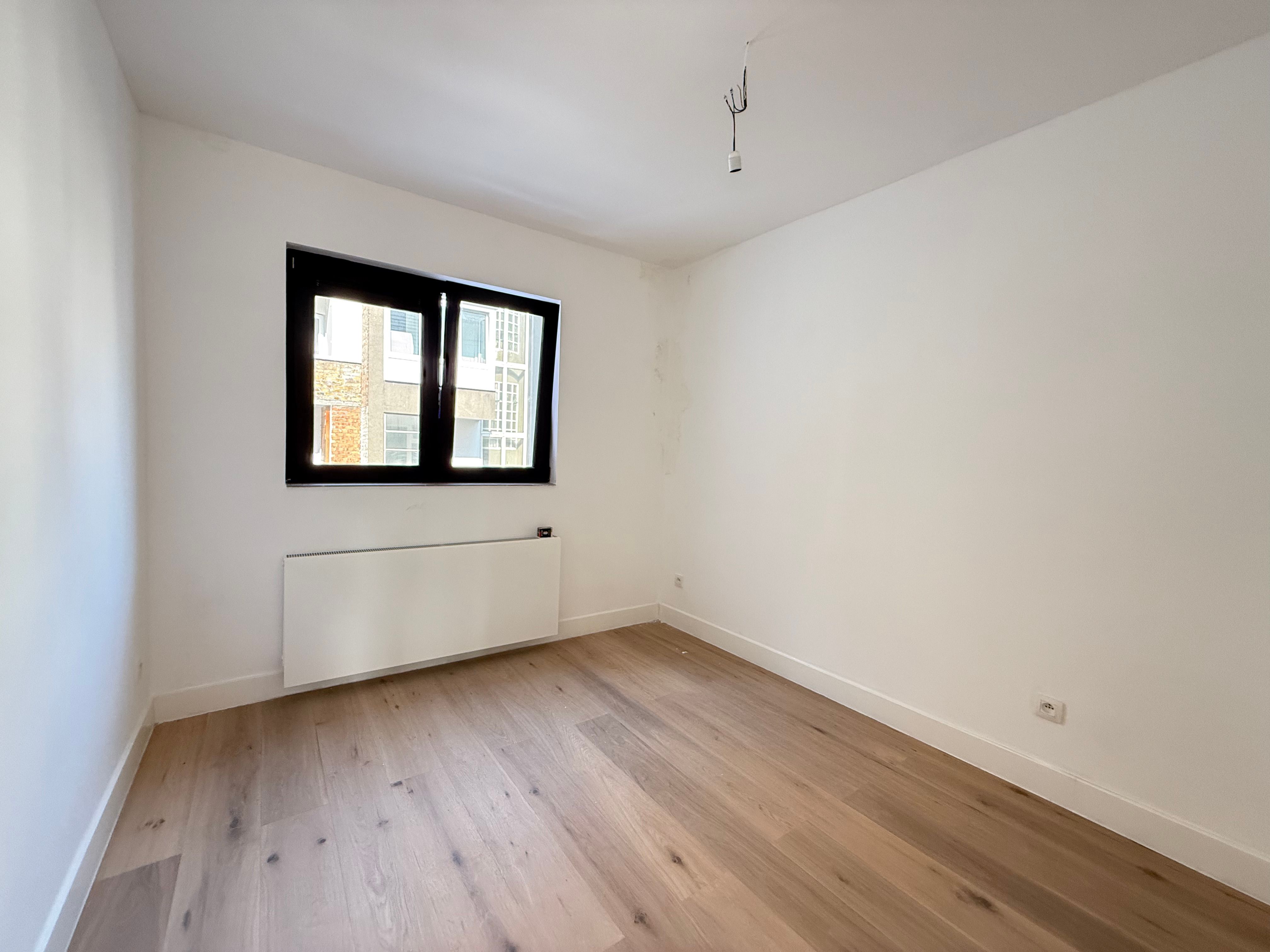 Subliem gerenoveerd appartement met terras foto 8