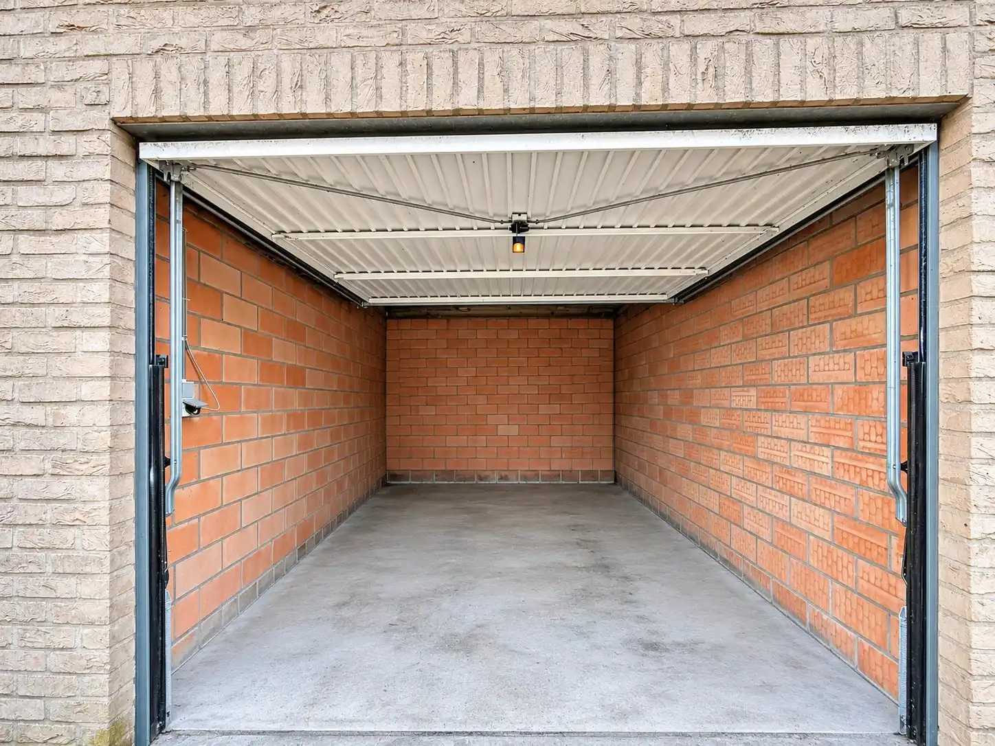 Zeer ruim duplex appartement met mogelijk 4 slaapkamers, ruim terras en garage vlakbij het centrum. foto 31