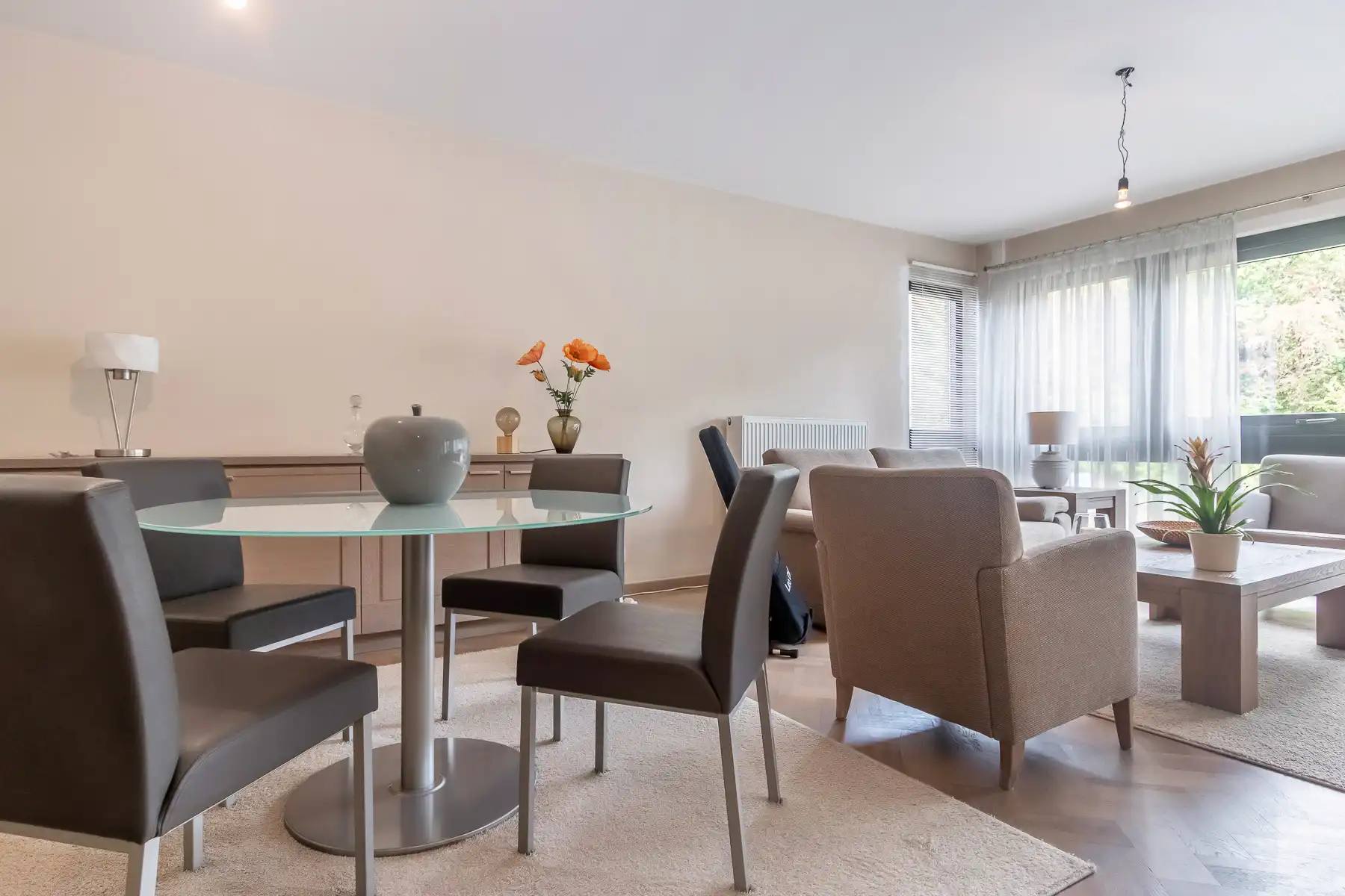 Lichtrijk appartement met autostaanplaats en prachtig zicht foto 6