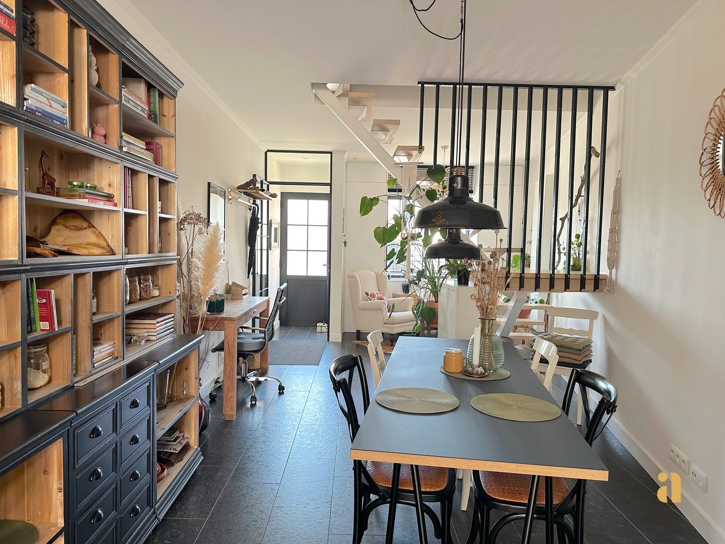 Charmante woning met een groene oase als tuin foto 11