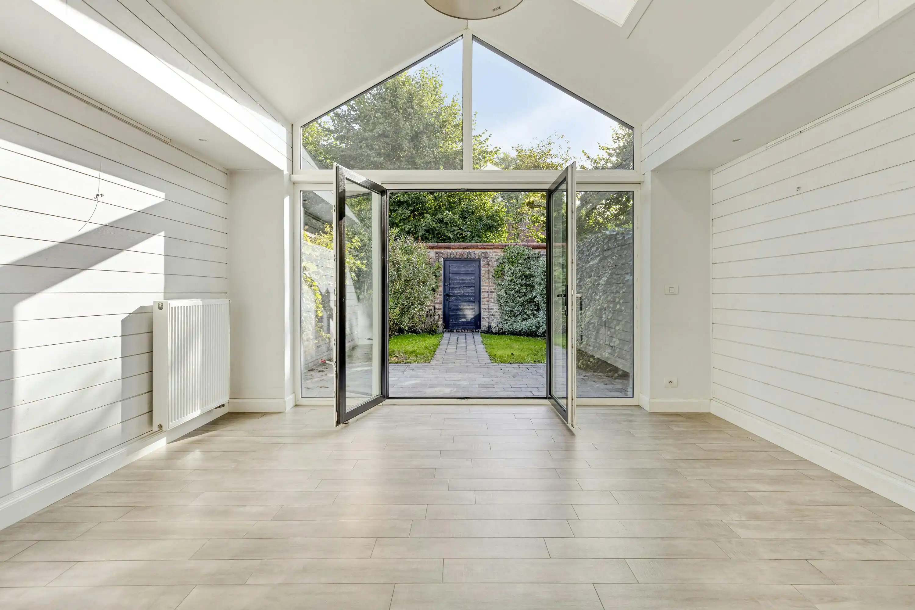 Instapklaar huis te koop met tuin en garage in Brugge foto 5