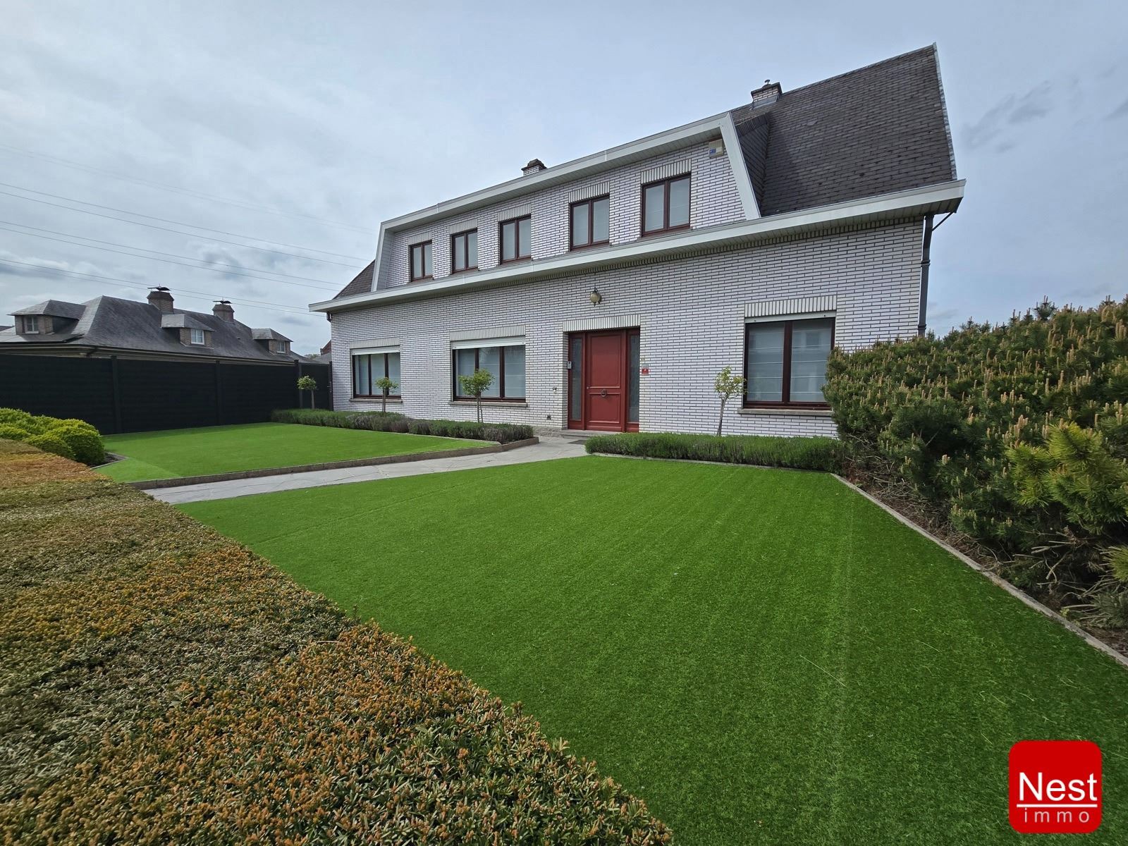 Polyvalente villa met  zeer grote loods foto {{pictureIndex}}