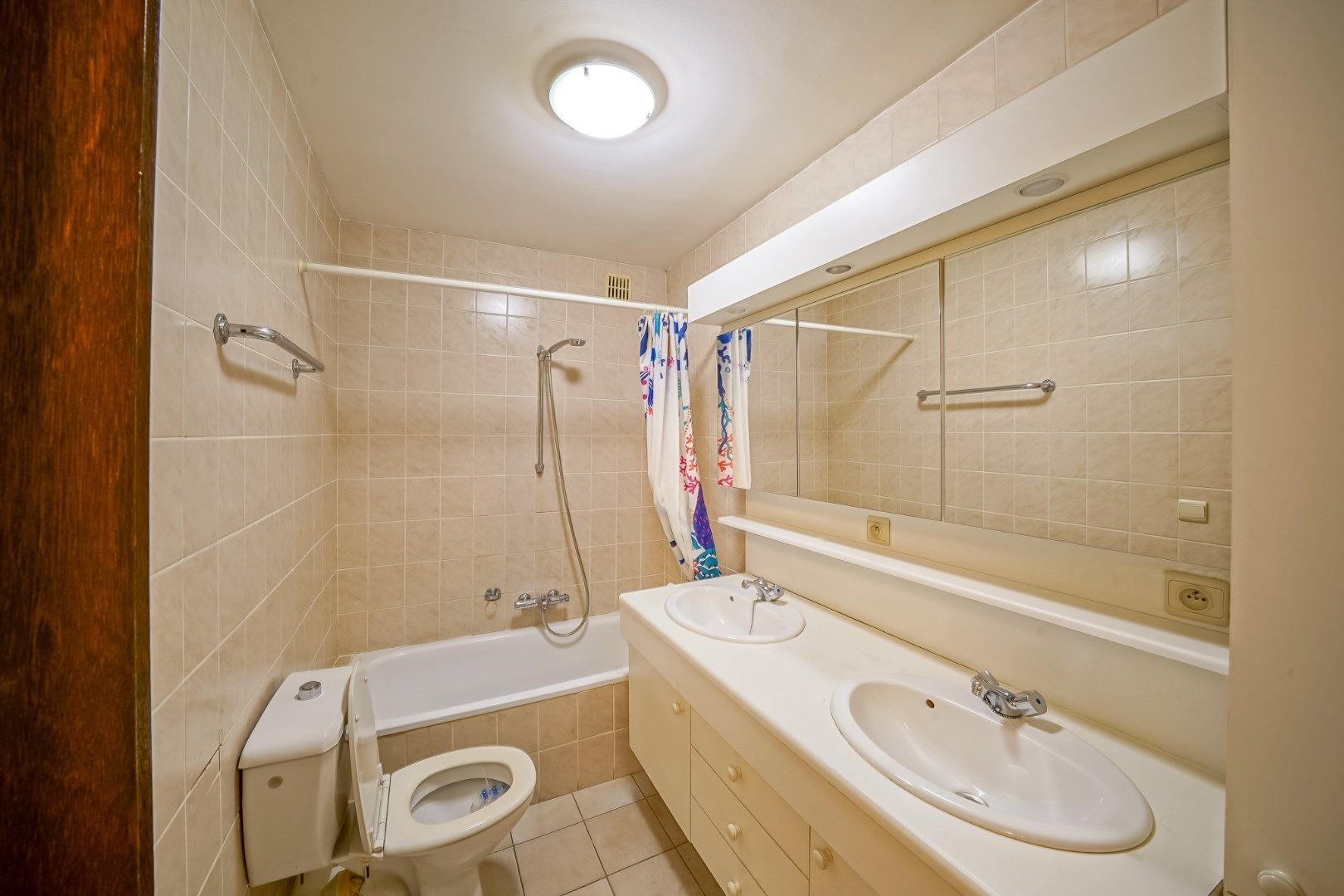 Appartement met 2 slaapkamers hoek Leffingestraat/Torhoutsesteenweg foto 6