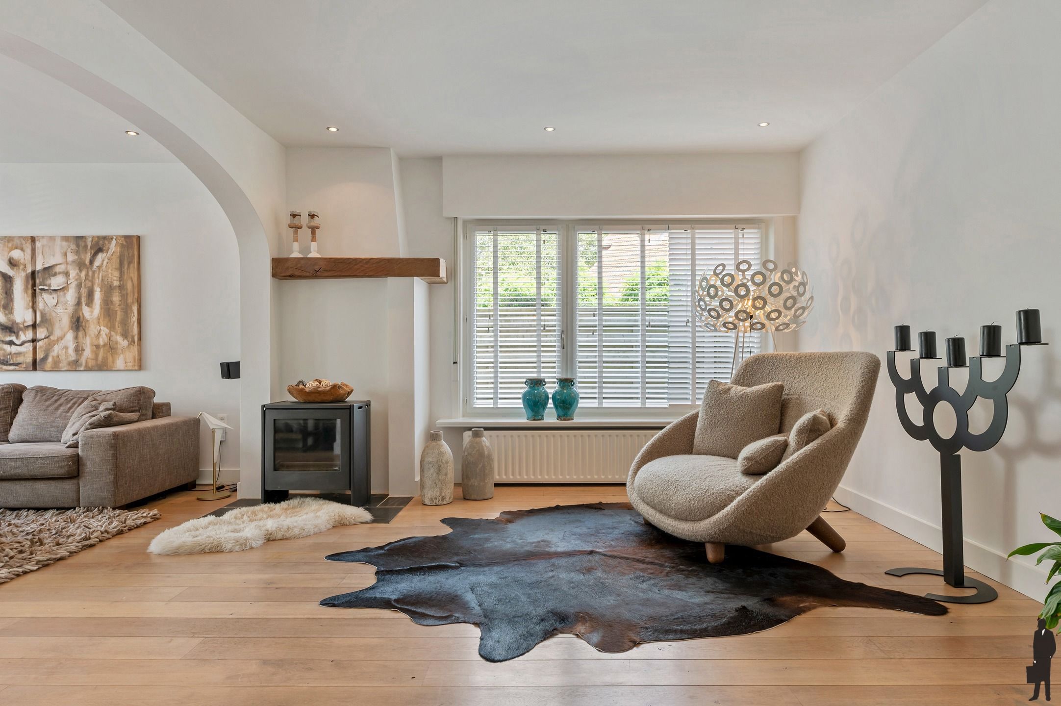 Hoofdfoto van de publicatie: Tijdloze, vrijstaande woning met 4 slpk. gelegen in het centrum van Wortel - Hoogstraten.