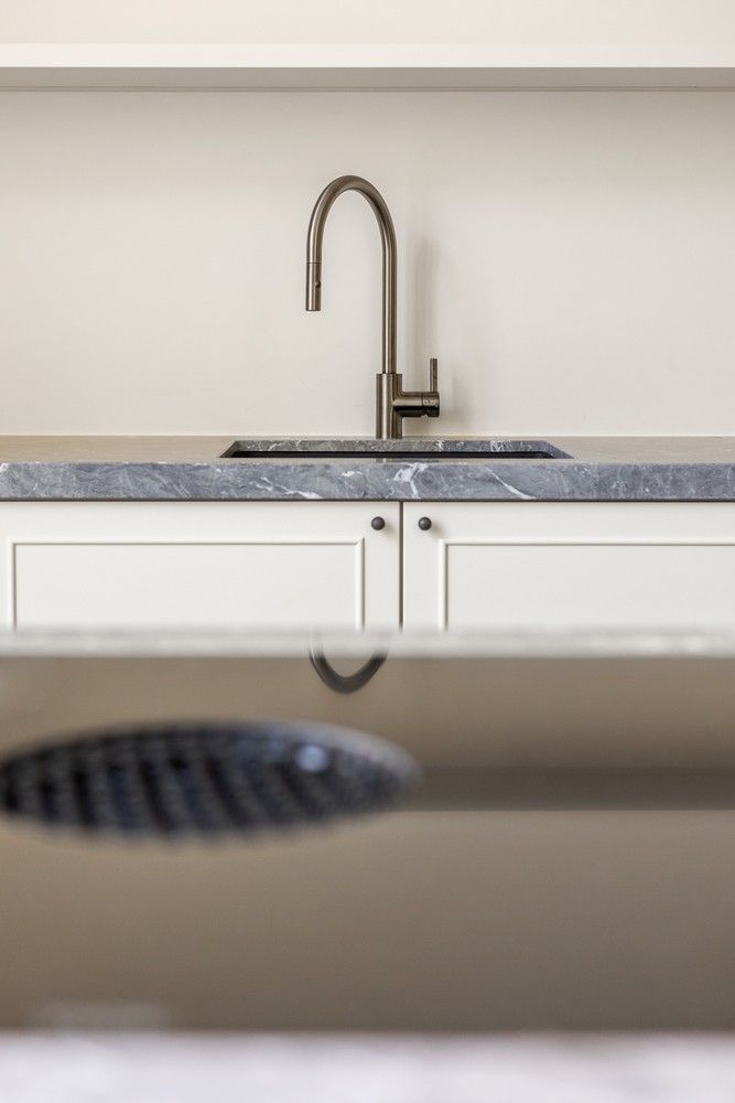 Prestigieuze en totaalgerenoveerde herenwoning (EPC B!) in eclectische stijl met zalige stadstuin op toplocatie aan de Jan Van Rijswijcklaan foto 11