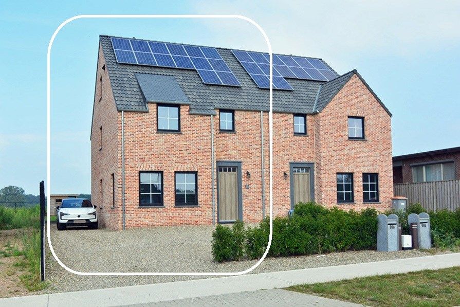 Energiezuinige, halfvrijstaande woning op 4 a 60 ca met 3 slpks. foto 1