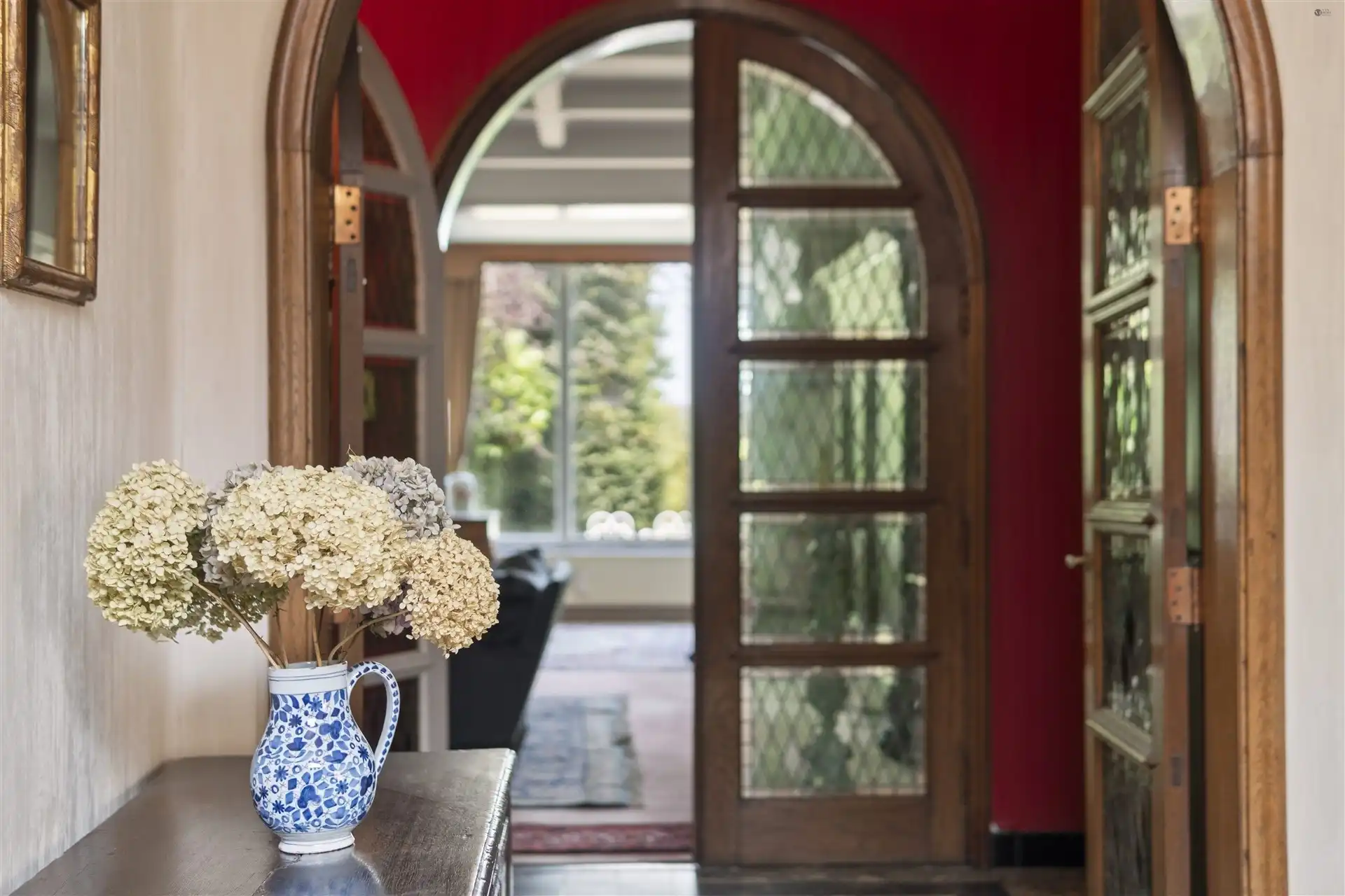 Voormalige dokterswoning, zeer unieke woning mt grote oppervlakten foto 7