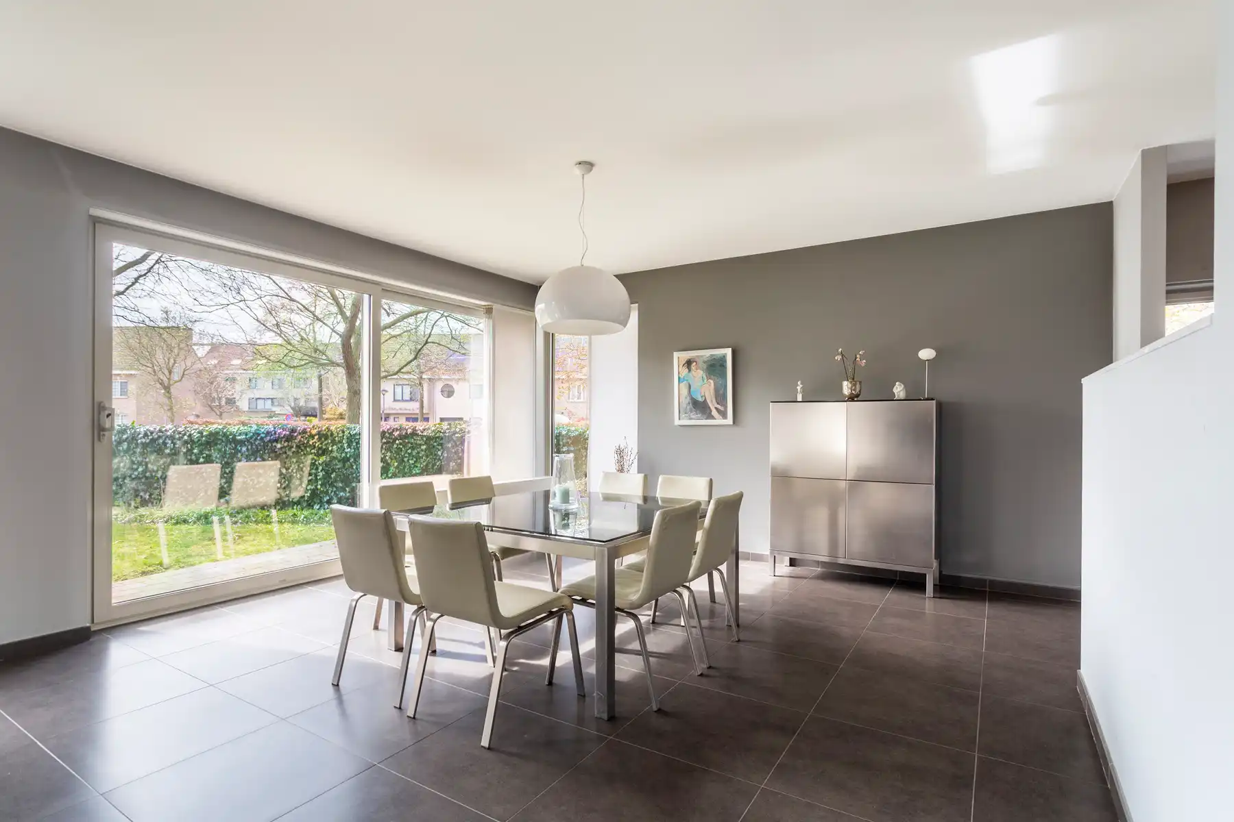 Instapklaar 3-slaapkamerappartement met tuin te Berchem foto 9