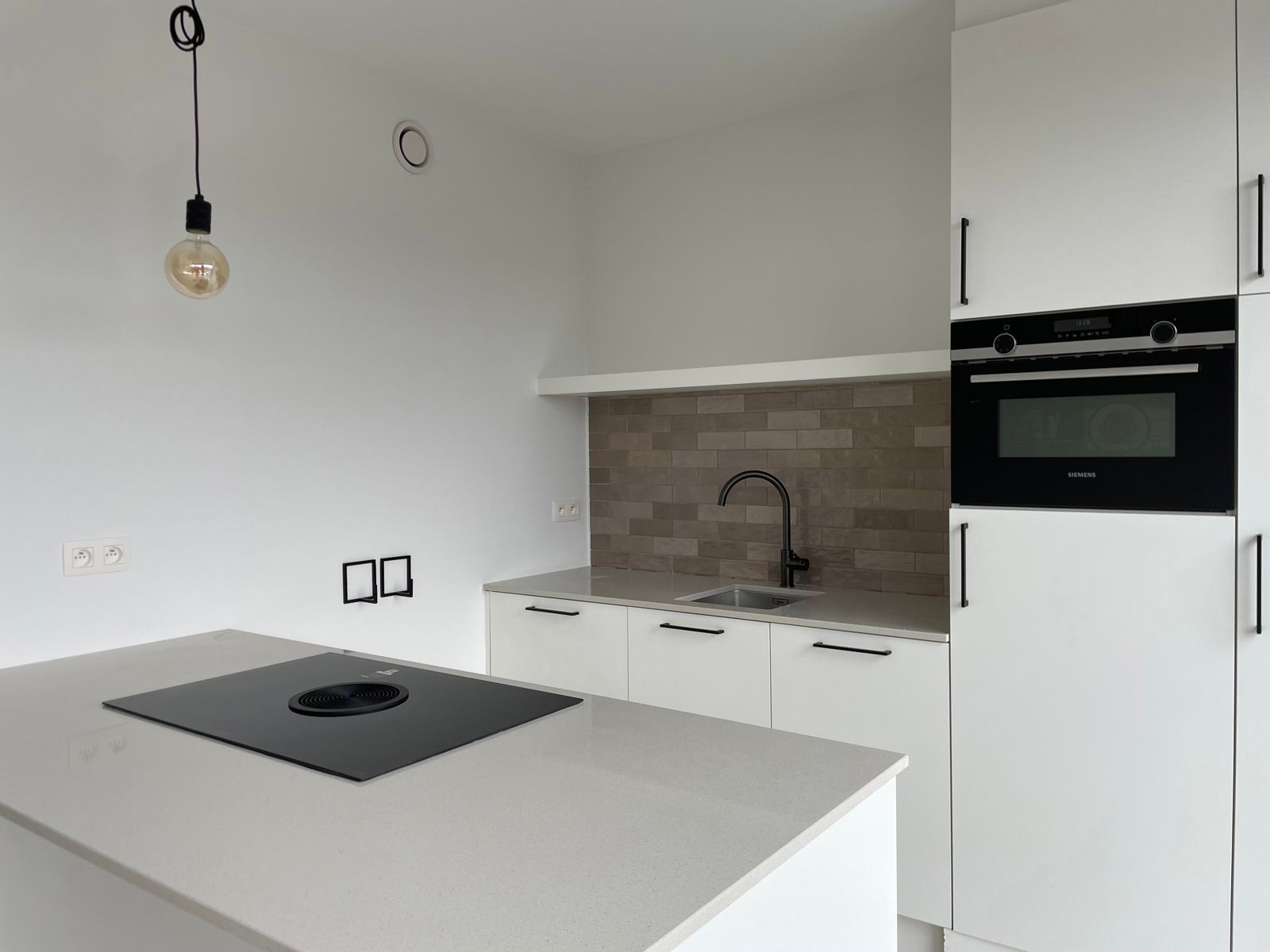 Ontdek dit recent appartement met private zonnepanelen! foto 3