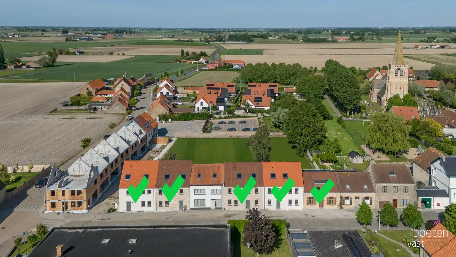 BEAUVOORDE: Woonomgeving De Lelie: 18 nieuwbouwwoningen in het landelijke en historische Beauvoorde - REEDS 7 VERKOCHT! foto {{pictureIndex}}
