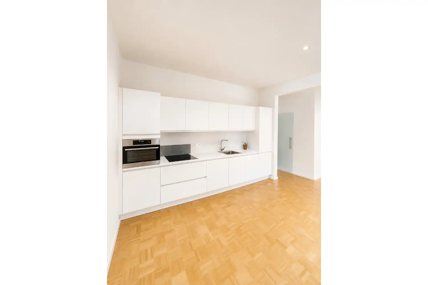 Gerenoveerd appartement op toplocatie aan het Prinses Clémentinaplein in Oostende foto 5