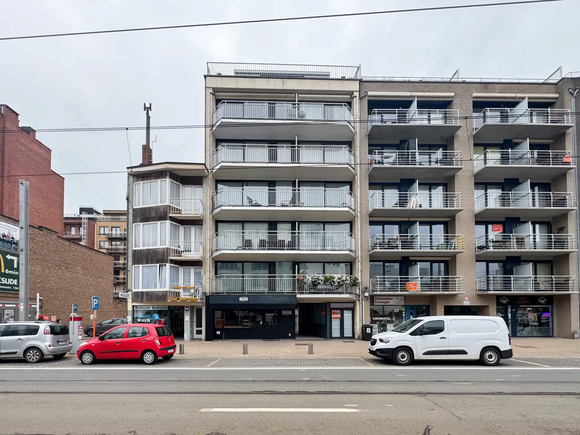 Hoofdfoto van de publicatie: Ruim gelijkvloers pand met talloze mogelijkheden