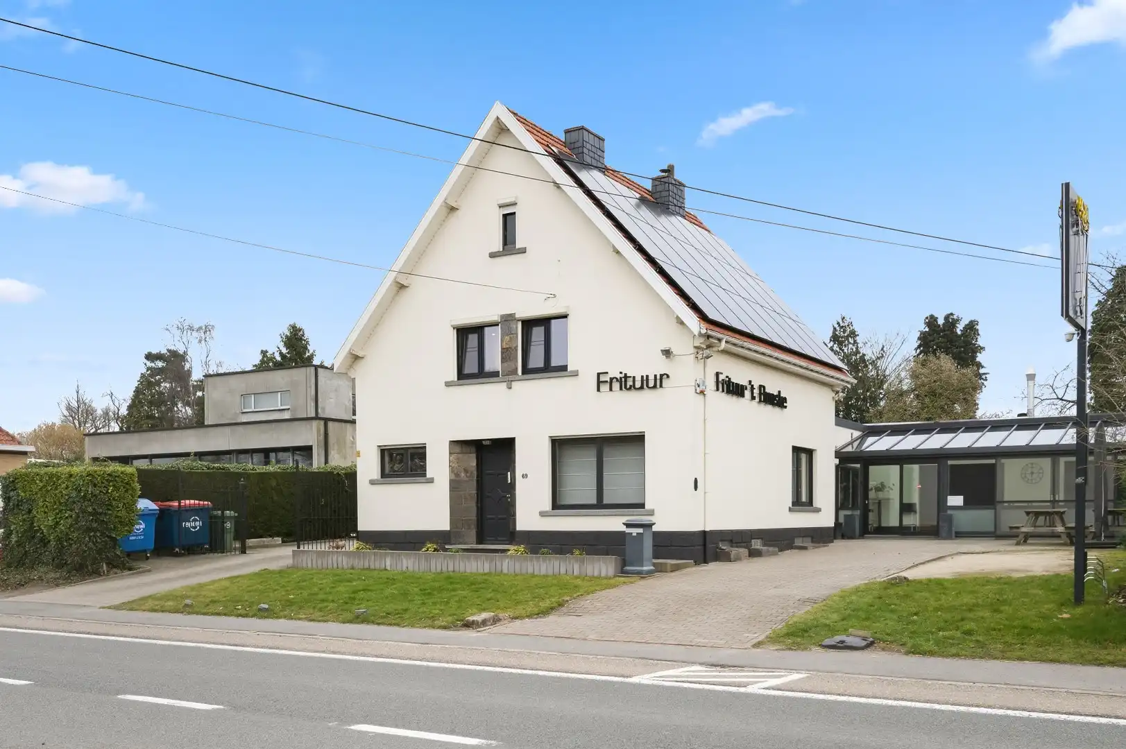 Hoofdfoto van de publicatie: Instapklare woning met handelspand op een goede locatie