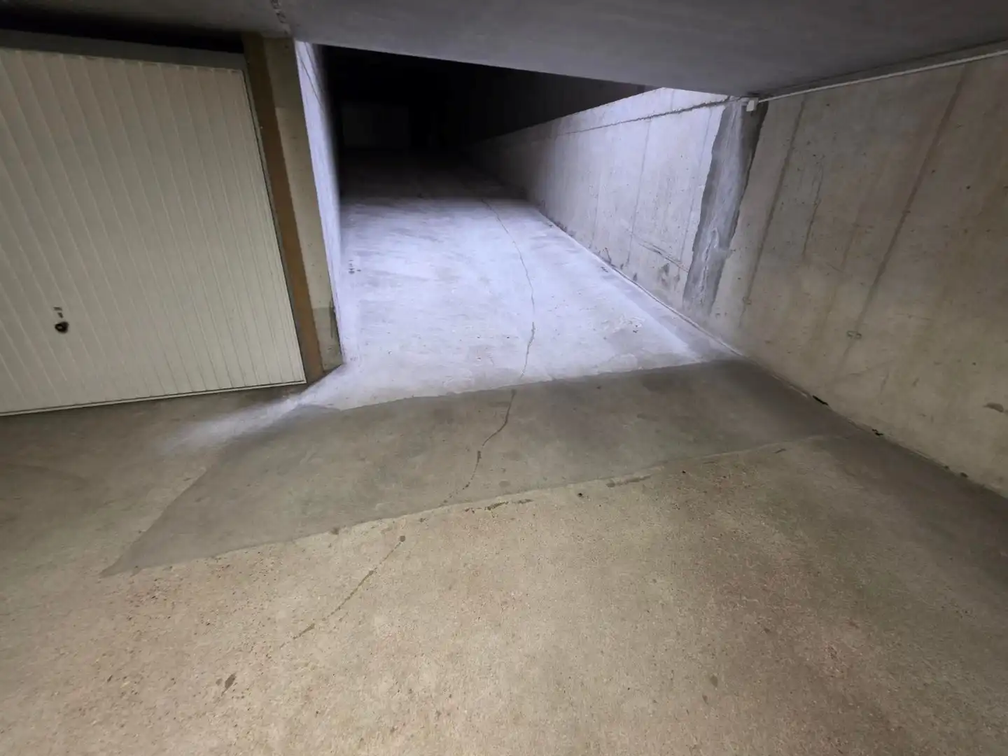 Dubbele garagebox - ondergrond, ruim en vlot bereikbaar foto 15