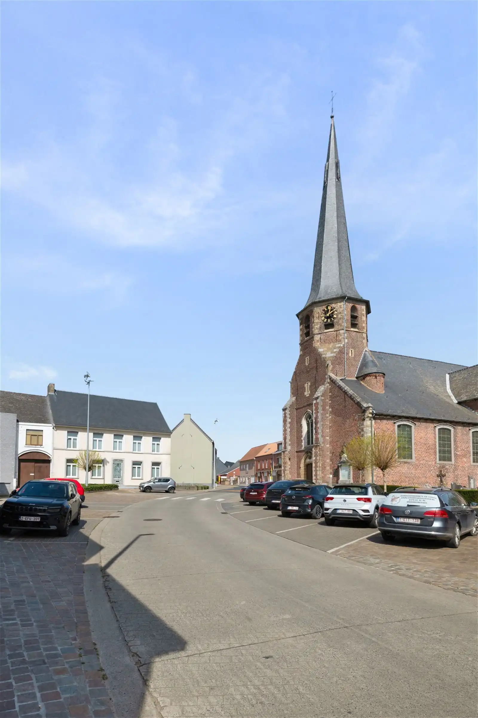 Gelijkvloers app met 2 slpks en garage foto 16