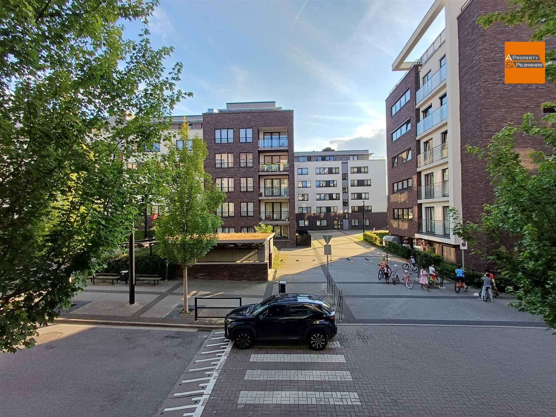 Ruime gemeubileerde studio met parkeerplaats en kelder foto 20