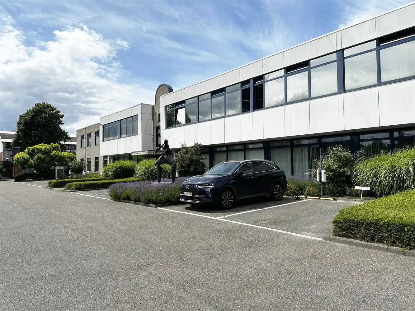 ERG RUIM KANTOOR NABIJ OPRIT AUTOSTRADE foto 3