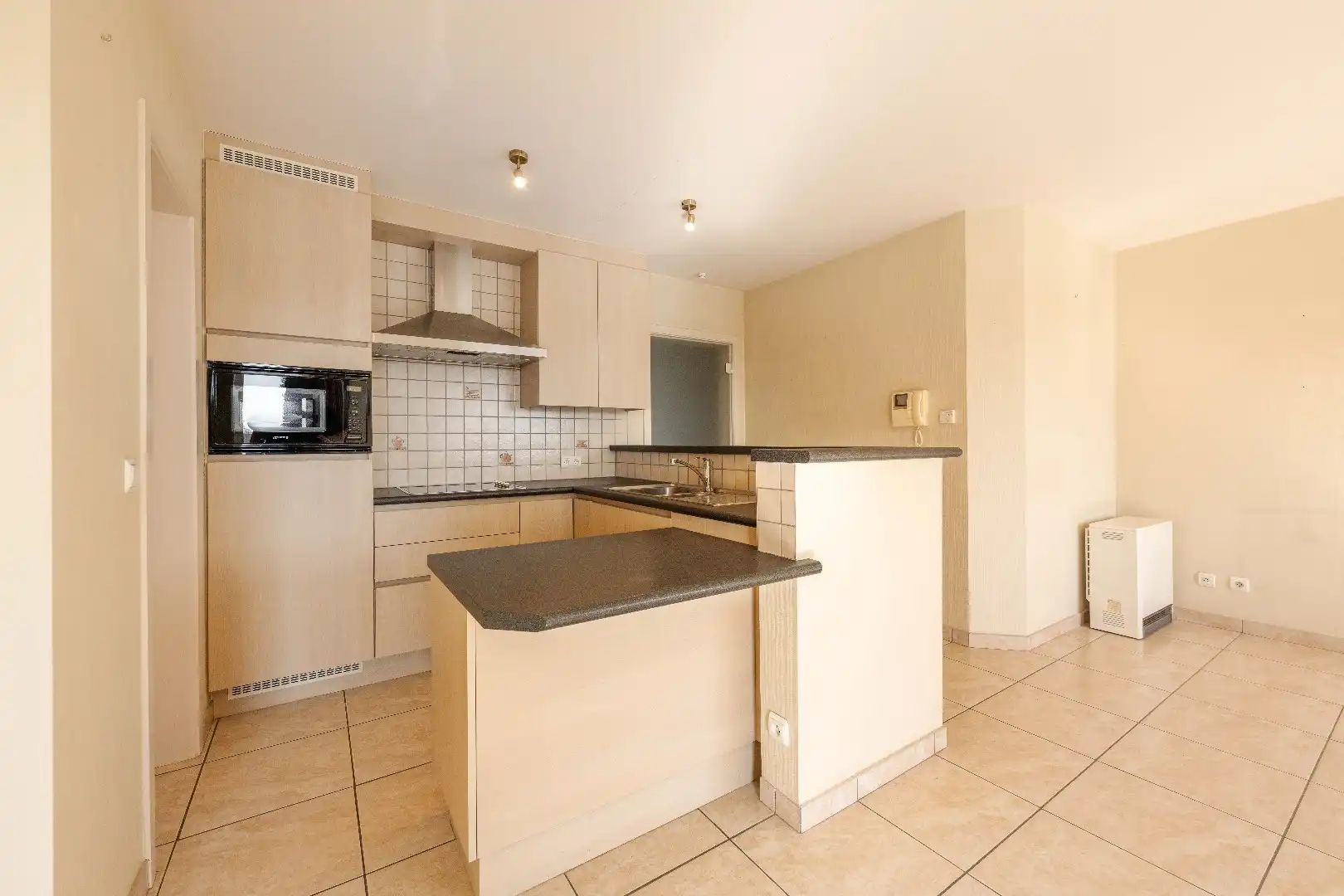 CENTRAAL GELEGEN APPARTEMENT (2003) MET 2 SLPKS | GARAGE foto 5