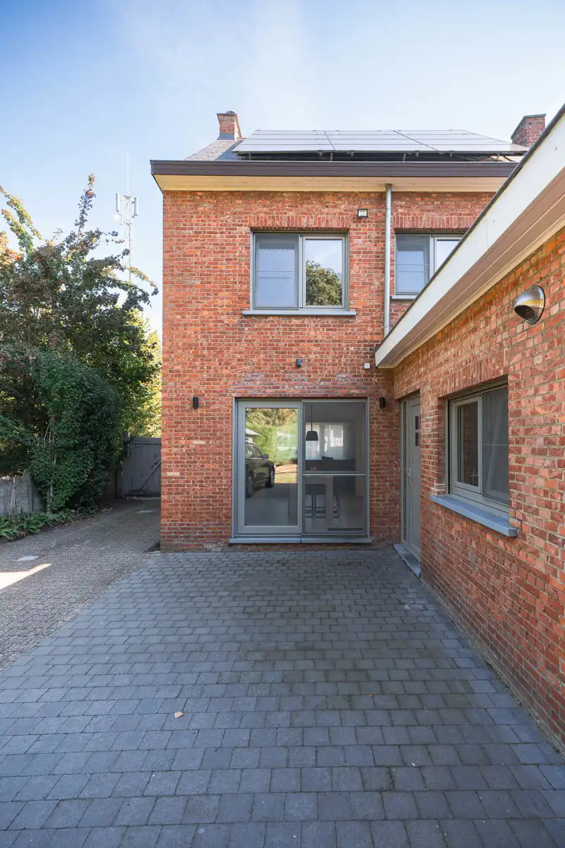 Stijlvol gerenoveerde open bebouwing op 630 m² foto 23