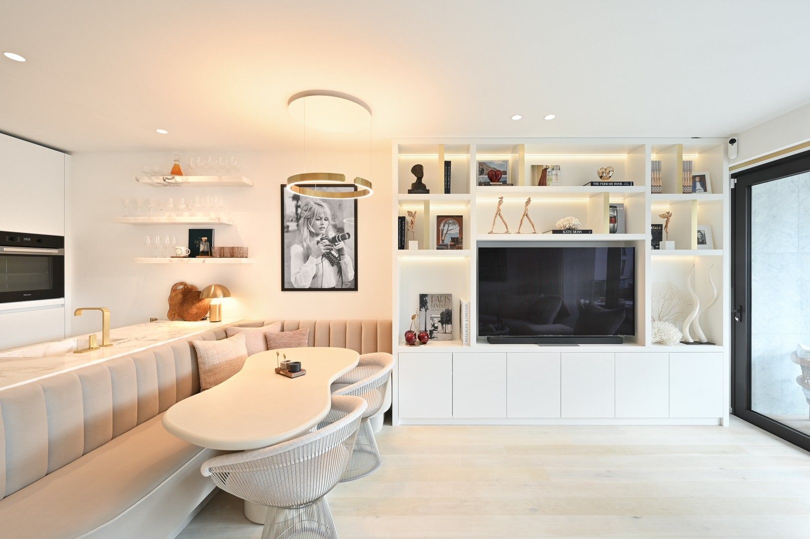 Subliem appartement met zonneterras, genietend van prachtige open zichten op het groen en de villa's van het Zoute. foto 3
