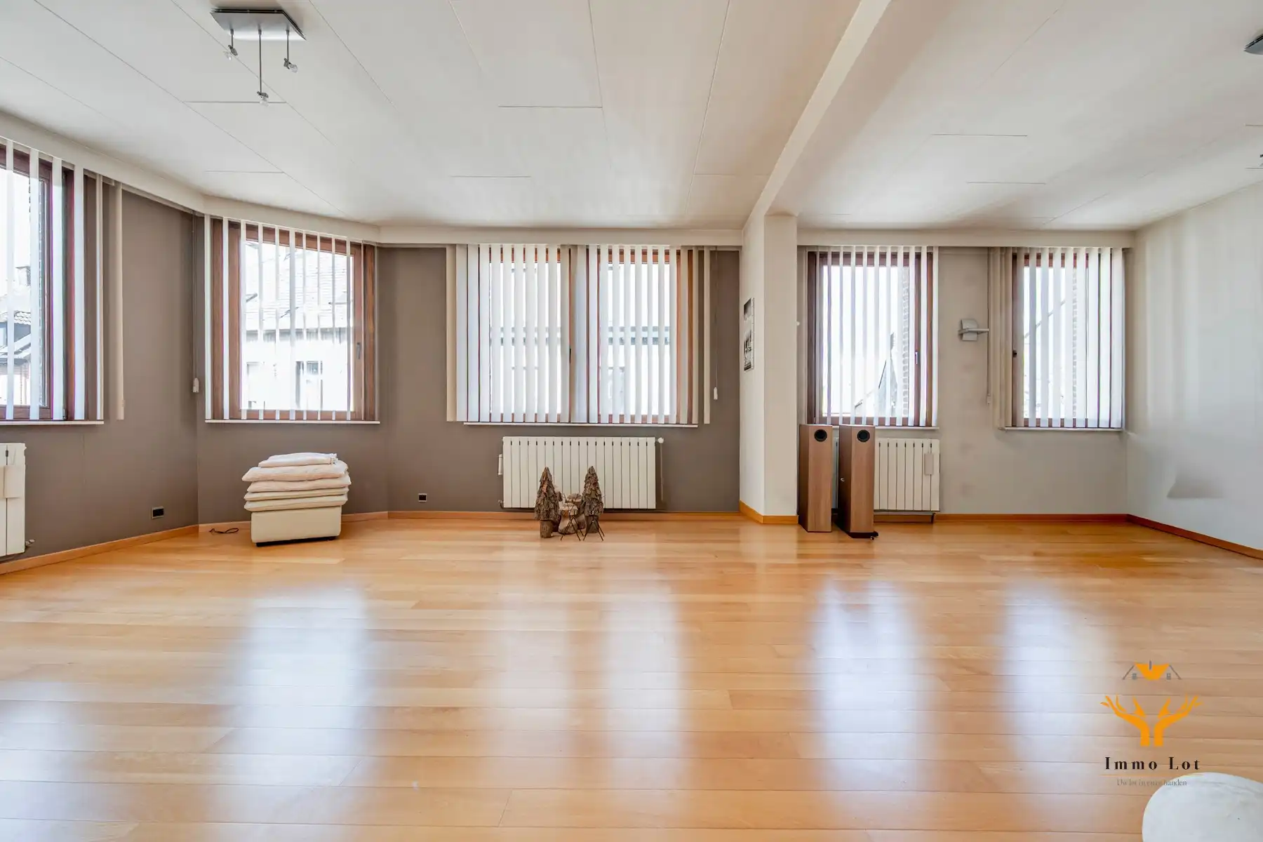 Zeer ruime woning in het centrum van Baasrode foto 2