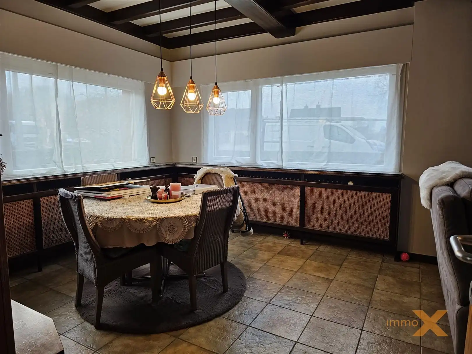 INTAPKLARE CHARMANTE WONING MET 3 SLPKS foto 8