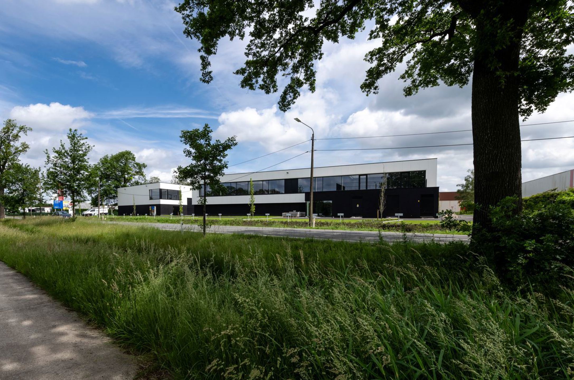 Nieuwbouw KMO-units te koop in Essen foto {{pictureIndex}}